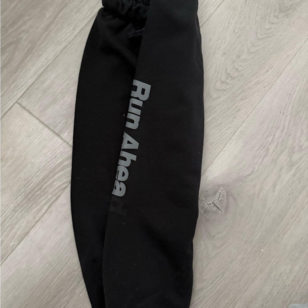 Zara Black Leggings with Gray 'Run Ahead' Print